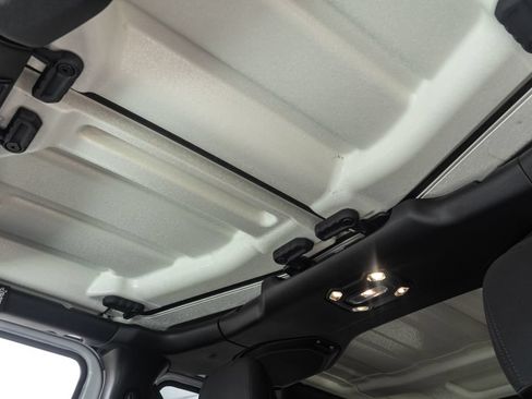 Used 2023 Jeep Wrangler Unlimited Sport AWD/4WD image 16