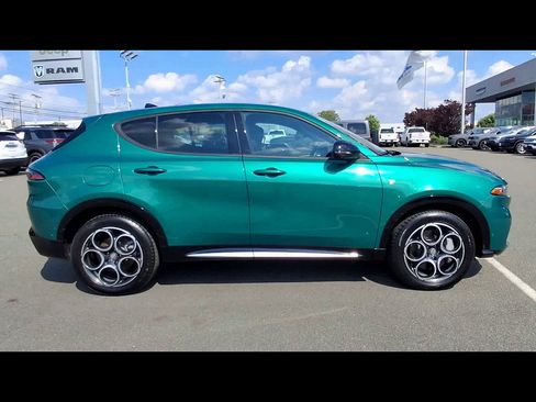 Used 2024 Alfa Romeo Tonale Ti AWD/4WD image 5