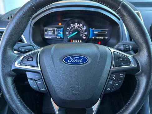 Certified 2022 Ford Edge Titanium image 21