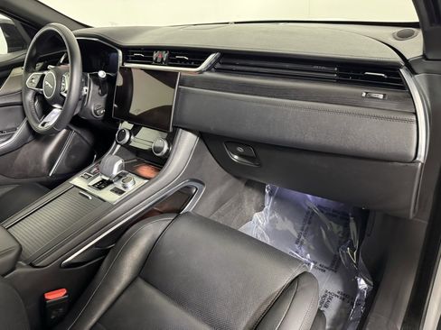 Used 2022 Jaguar F-PACE S image 33