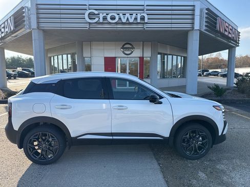 New 2026 Nissan Kicks SR image 3