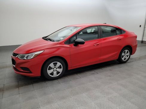 Used 2018 Chevrolet Cruze LS image 2