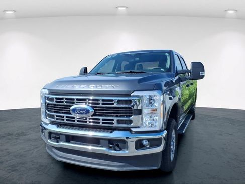 Used 2025 Ford F250 XLT AWD/4WD image 4