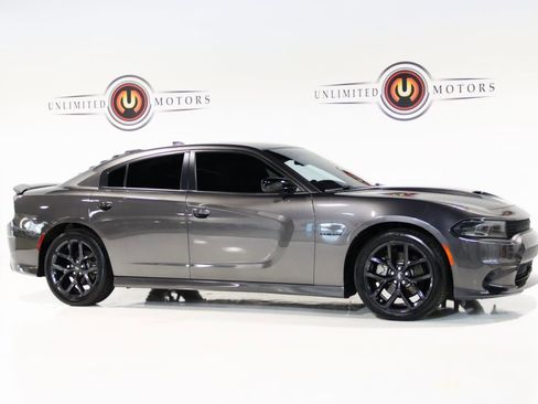 Used 2022 Dodge Charger R/T w/ Blacktop Package image 83