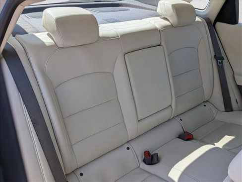 Used 2024 Chevrolet Malibu LT FWD image 19