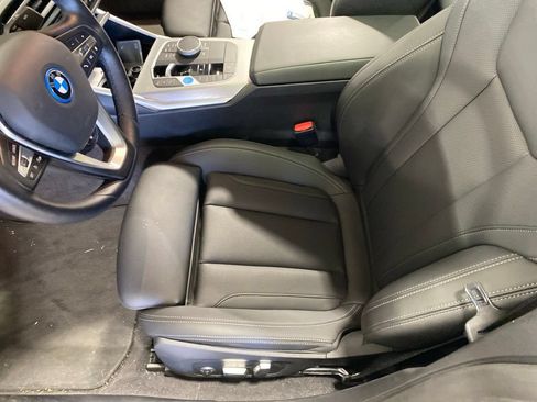 Used 2023 BMW i4 eDrive35 w/ Premium Package RWD image 10