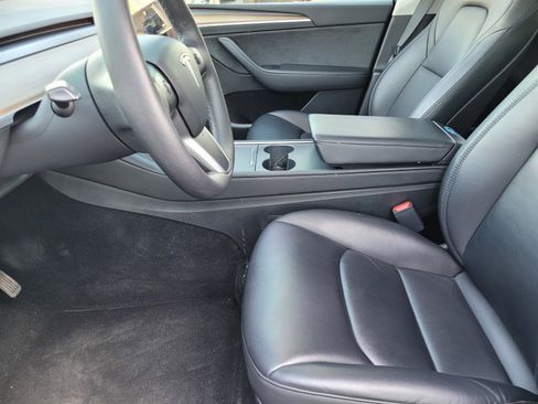 Used 2023 Tesla Model Y Long Range image 21