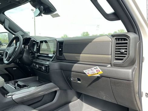 New 2026 Chevrolet Silverado 2500 ZR2 AWD/4WD image 30