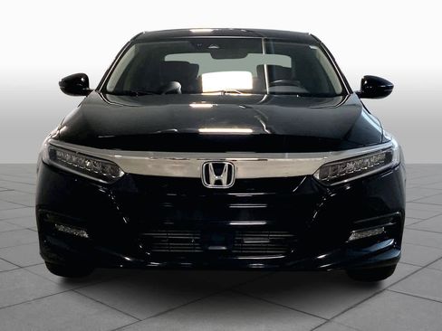 Used 2020 Honda Accord Touring image 3