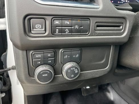 Used 2023 Chevrolet Suburban Premier AWD/4WD image 15