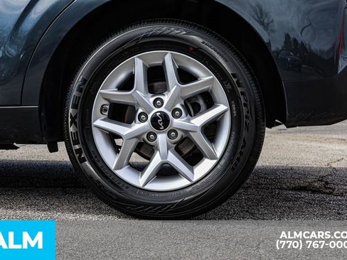 Used 2025 Kia Soul LX w/ LX Technology Package FWD image 18