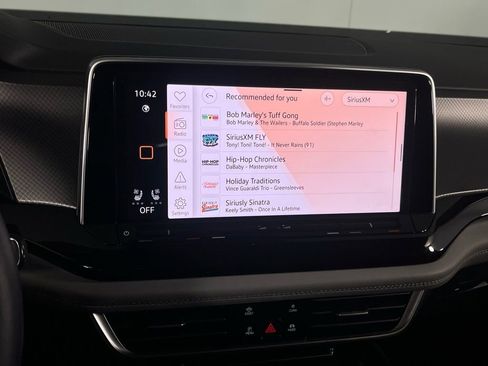 Used 2025 Volkswagen Atlas Peak Edition SE image 19