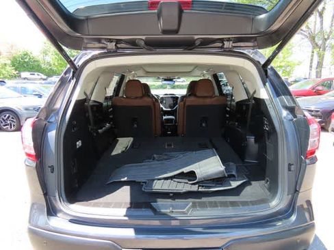 Used 2023 Subaru Ascent Touring AWD/4WD image 11
