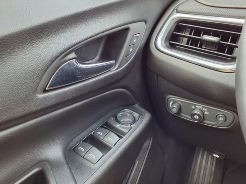 Used 2018 Chevrolet Equinox Premier image 22