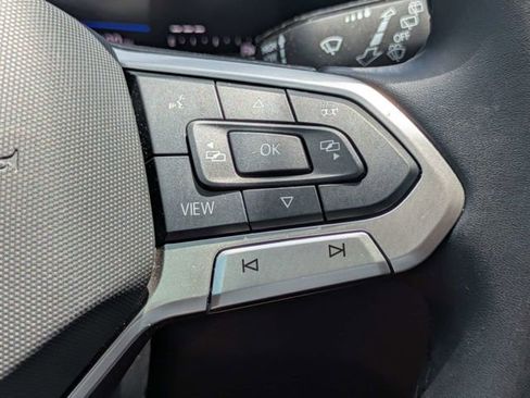 Certified 2025 Volkswagen Taos SE AWD/4WD image 26