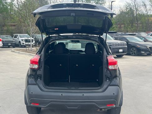 Used 2020 Nissan Kicks SV image 15