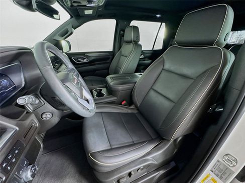 Used 2023 GMC Yukon SLT w/ SLT Premium Package RWD image 11