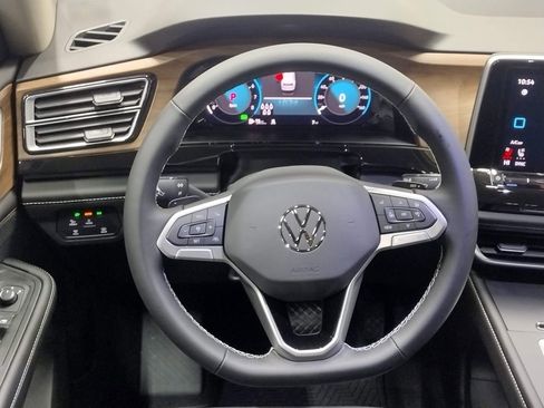 New 2026 Volkswagen Atlas SE image 35