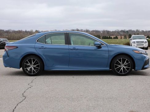 Used 2023 Toyota Camry SE image 7