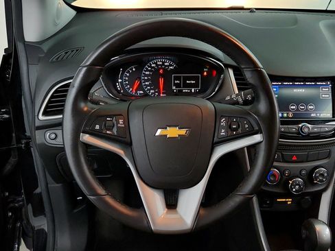 Used 2022 Chevrolet Trax LT w/ Midnight Edition AWD/4WD image 19