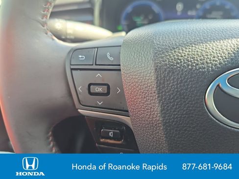 Used 2025 Toyota Camry XSE FWD image 25