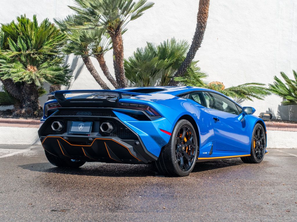 Used 2023 Lamborghini Huracan Tecnica RWD image 3