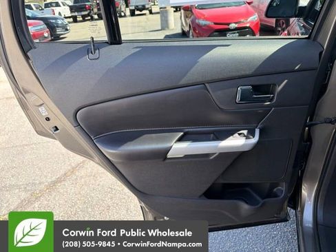 Used 2013 Ford Edge SEL FWD image 29