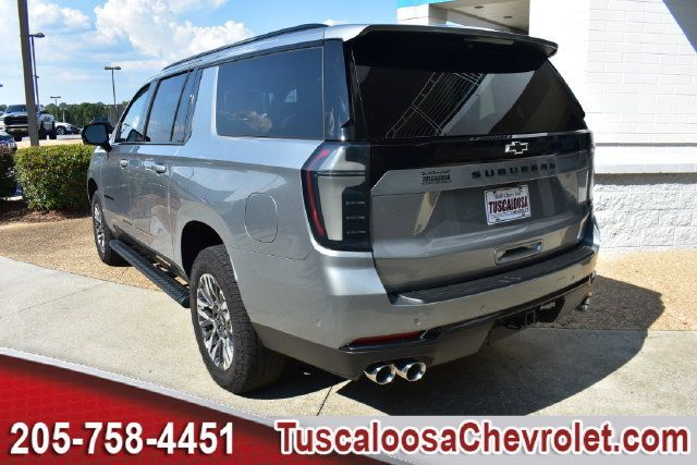 Used 2025 Chevrolet Suburban Z71 w/ Comfort Package AWD/4WD image 8