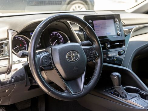 Used 2024 Toyota Camry SE FWD image 19