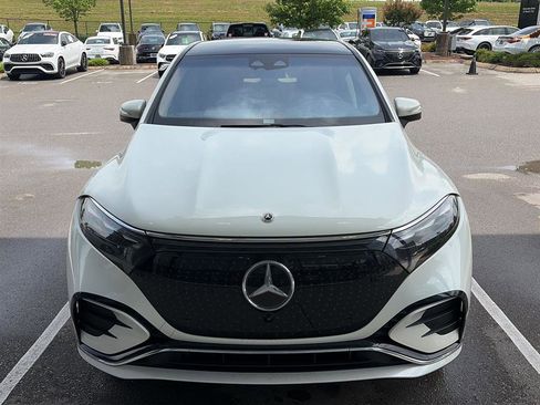 Used 2023 Mercedes-Benz EQS 580 4MATIC SUV image 3