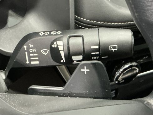 Used 2025 Nissan Rogue S image 12