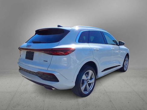 Used 2025 Audi Q5 Premium w/ Premium Plus AWD/4WD image 8