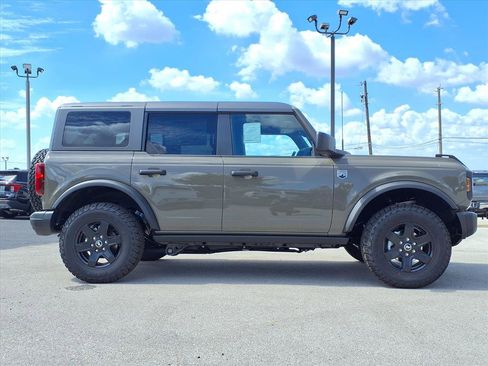 New 2025 Ford Bronco Big Bend w/ Black Diamond Package image 4