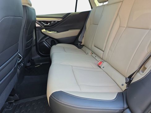 Used 2025 Subaru Outback Limited image 14
