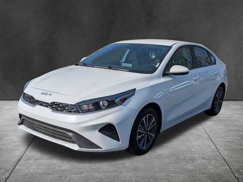 Used 2024 Kia Forte LXS image 8