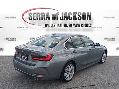 Used 2025 BMW 330i Sedan w/ Convenience Package image 9