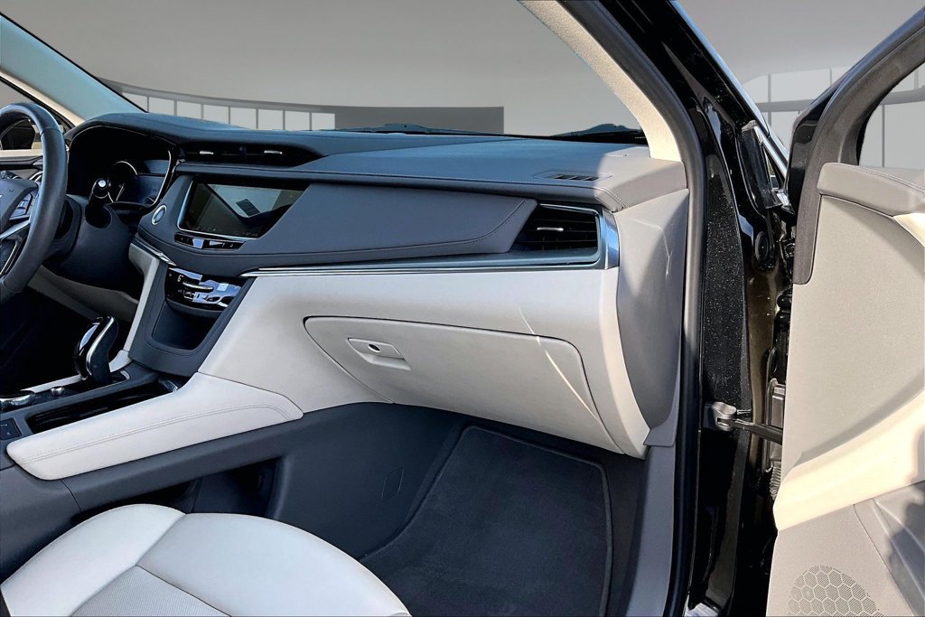 Used 2022 Cadillac XT5 Premium Luxury FWD image 16