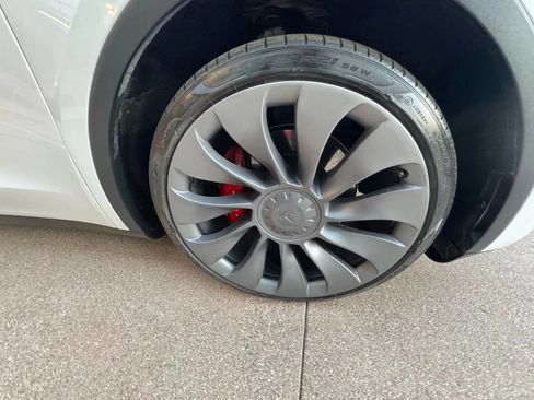 Used 2022 Tesla Model Y Performance AWD/4WD image 46