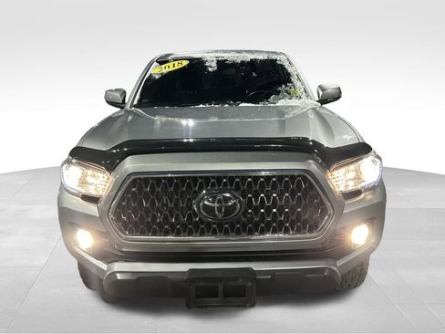Used 2018 Toyota Tacoma TRD Off-Road image 8
