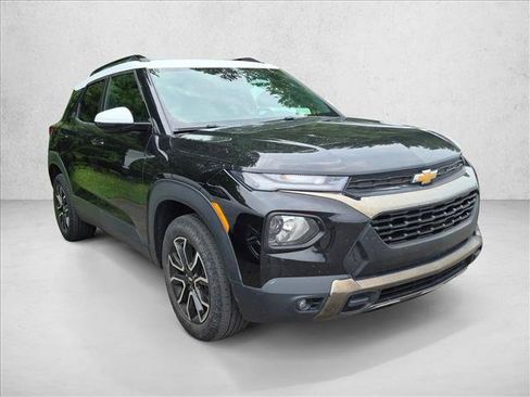 Used 2021 Chevrolet TrailBlazer ACTIV w/ Convenience Package AWD/4WD image 3