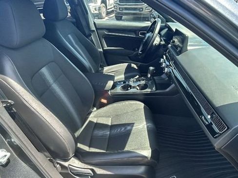 Used 2025 Honda Civic Sport image 11