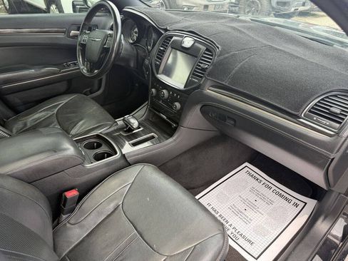 Used 2014 Chrysler 300 C RWD image 21