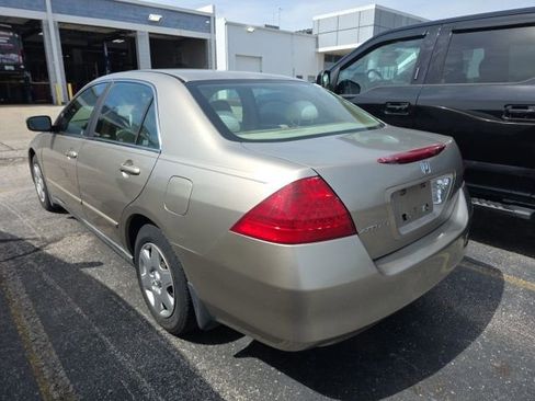 Used 2006 Honda Accord LX image 2