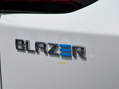 Used 2026 Chevrolet Blazer EV LT FWD image 47