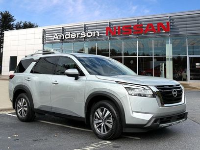 Used 2023 Nissan Pathfinder SL
