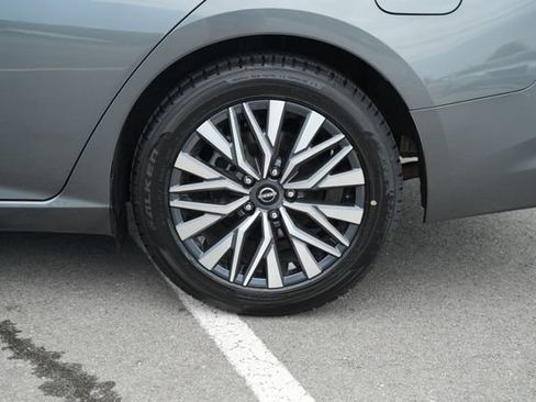 Used 2025 Nissan Altima 2.5 SV FWD image 43