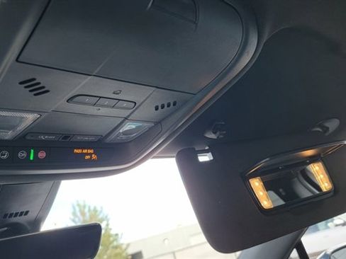 Used 2022 Buick Enclave Premium image 35