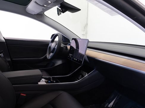 Used 2020 Tesla Model 3 Standard Range Plus RWD image 21