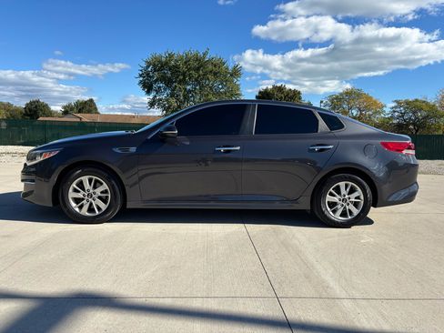 Used 2017 Kia Optima LX image 2