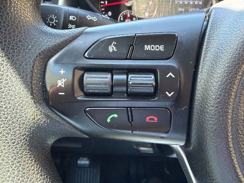 Used 2016 Kia Sorento L FWD image 12